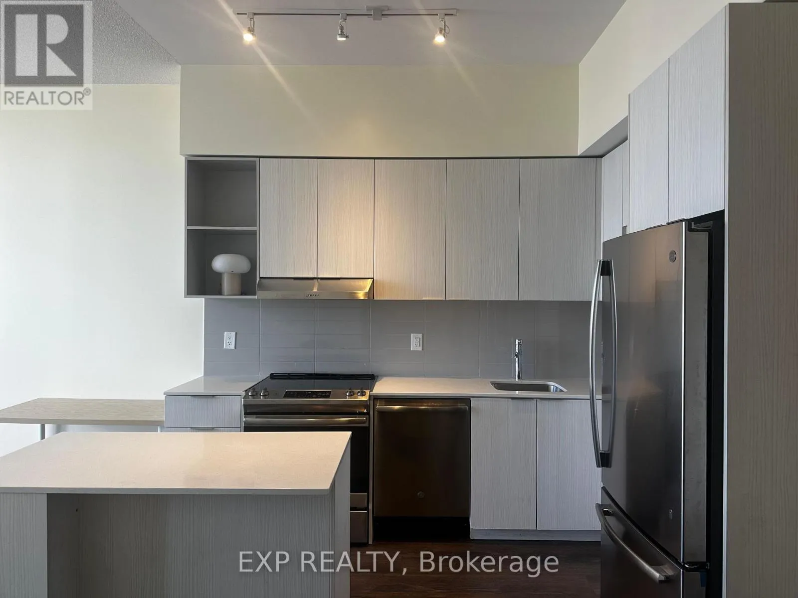 1913 - 2520 EGLINTON AVENUE W