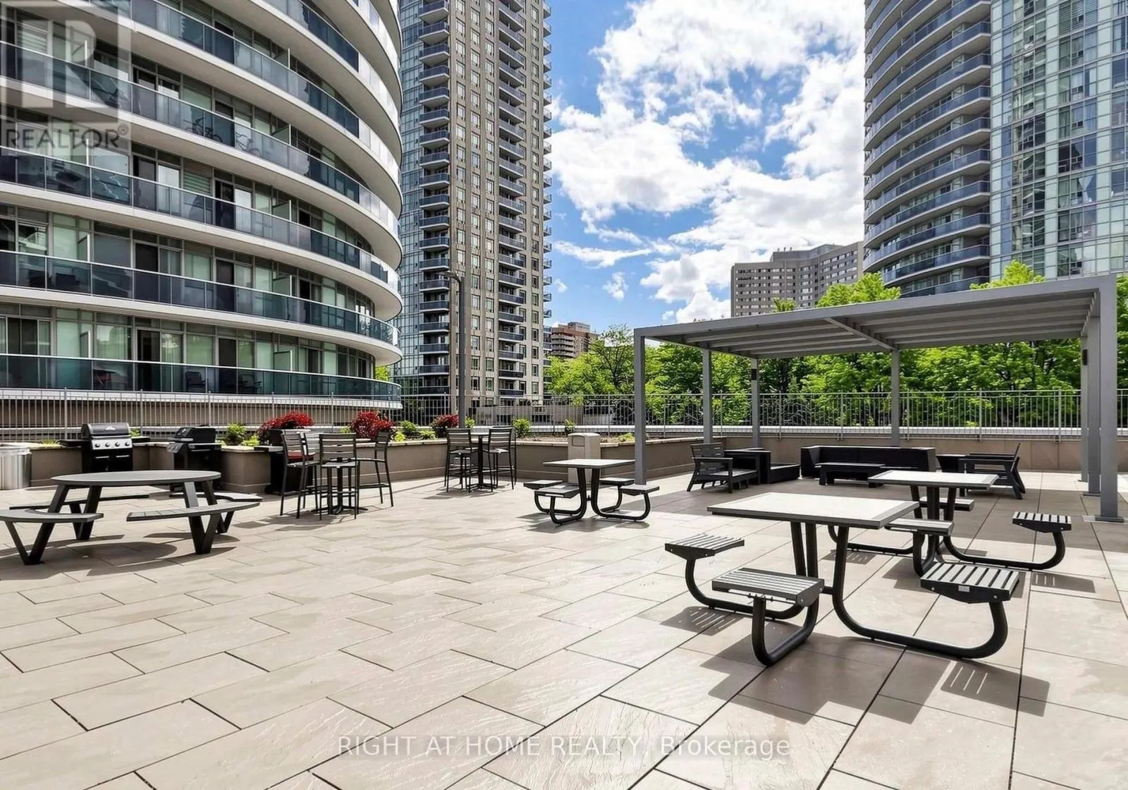 1405 - 70 ABSOLUTE AVENUE