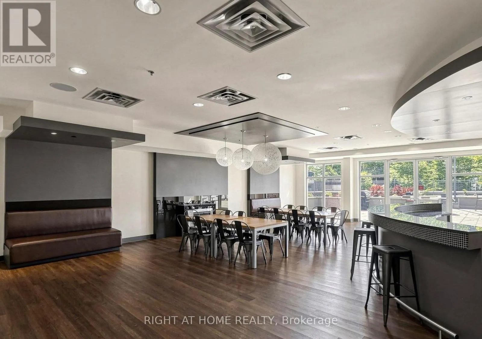 1405 - 70 ABSOLUTE AVENUE