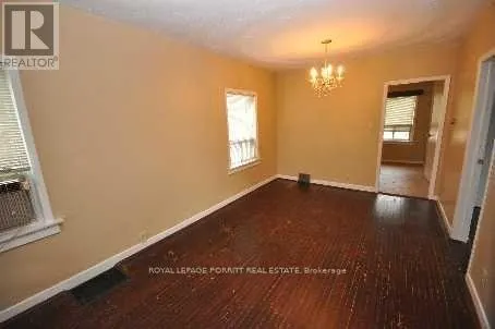 86 ASH CRESCENT