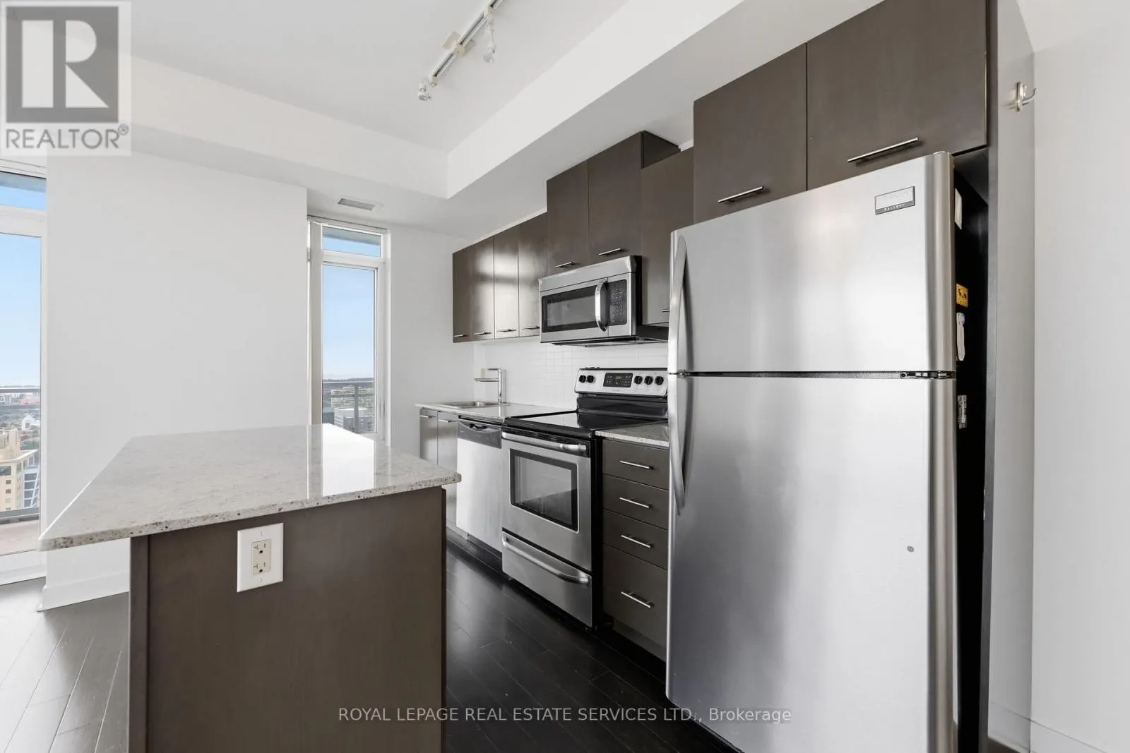 3002 - 360 SQUARE ONE DRIVE