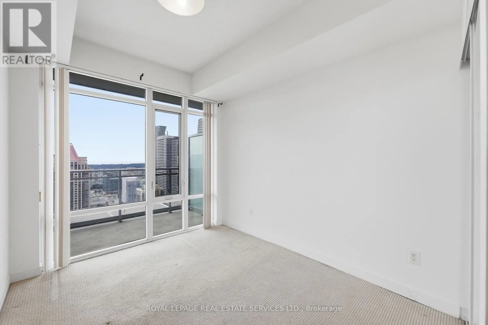 3002 - 360 SQUARE ONE DRIVE