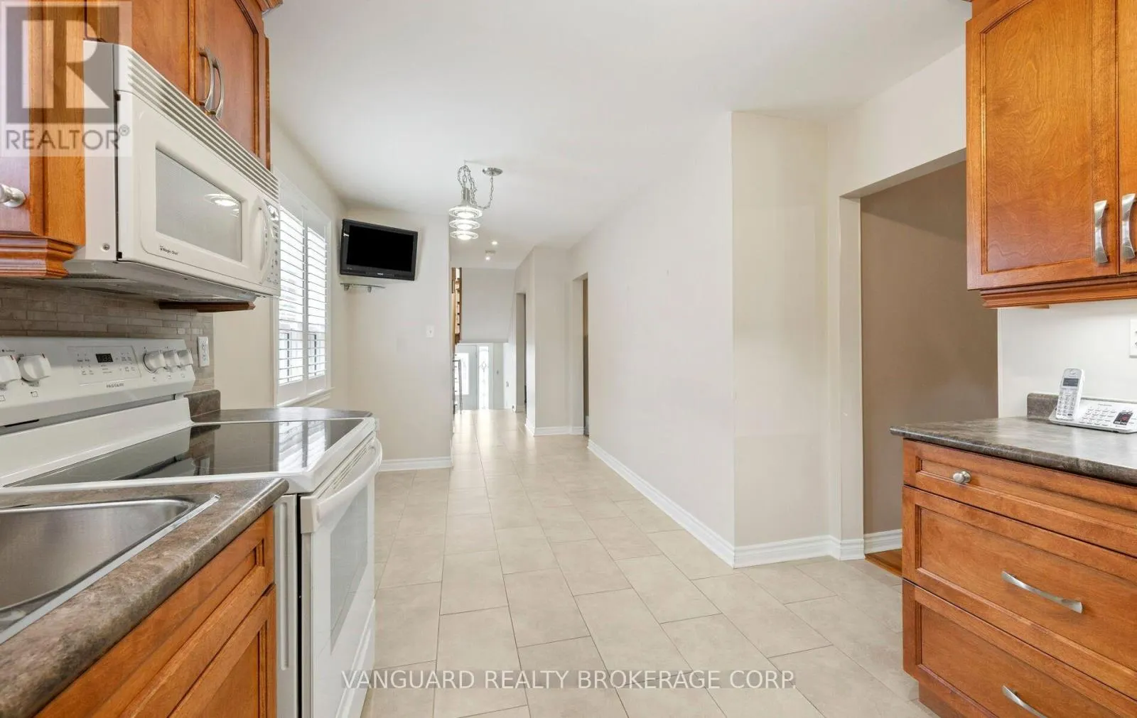 182 RUSTIC ROAD