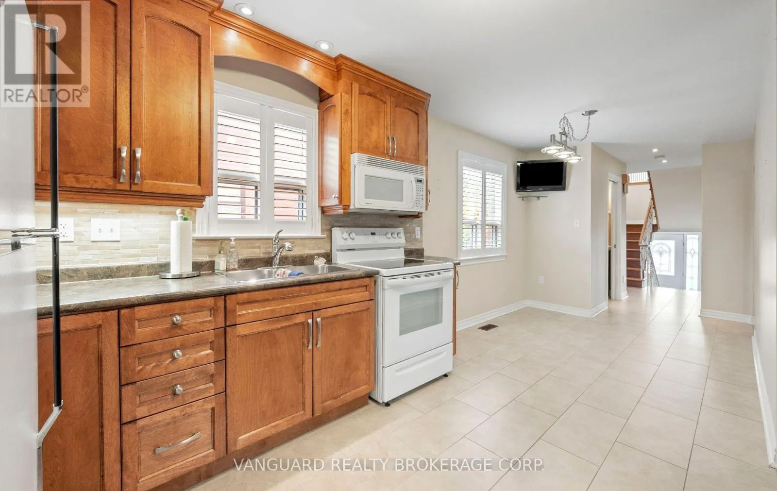 182 RUSTIC ROAD