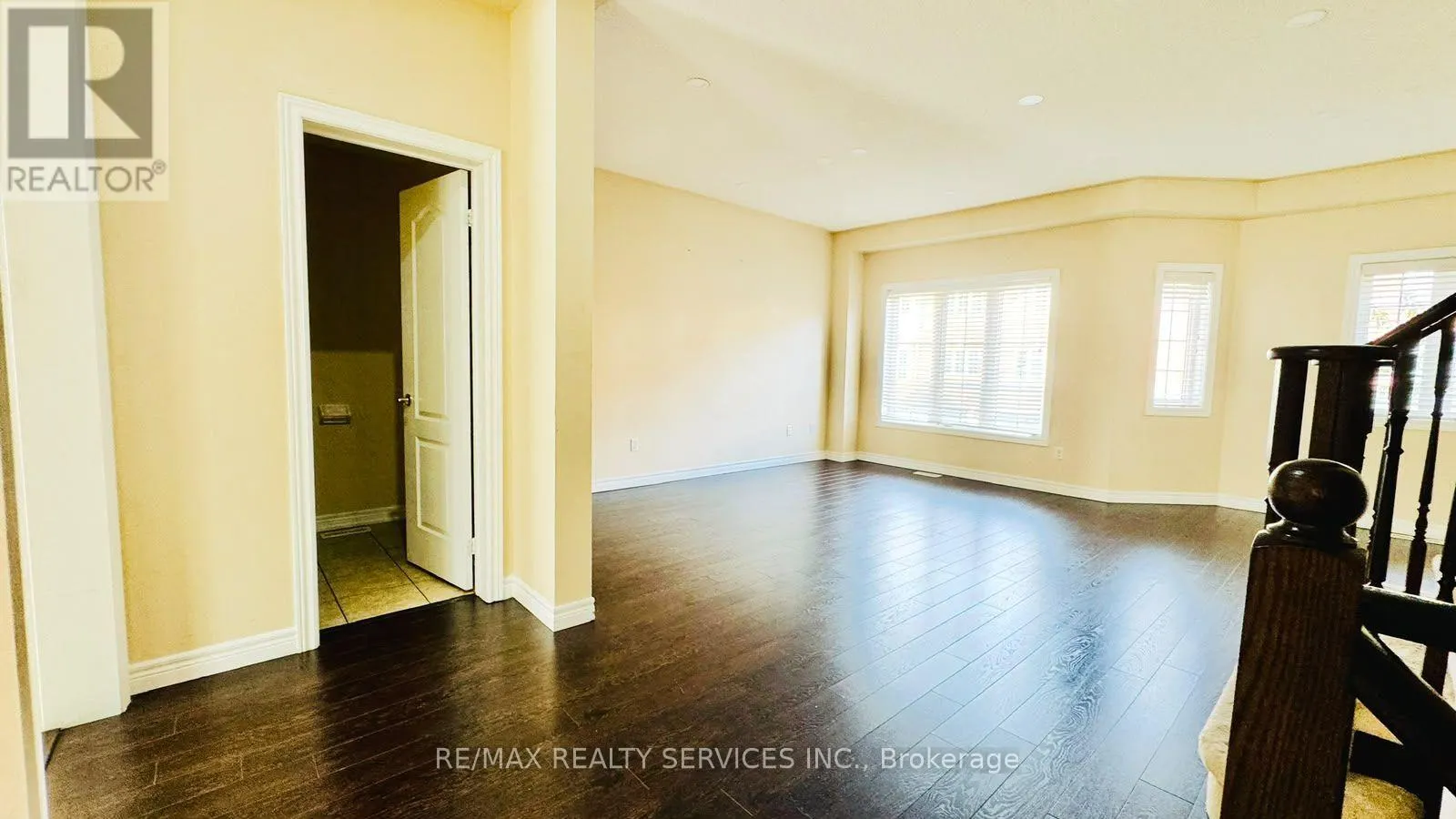 12 URBANA ROAD