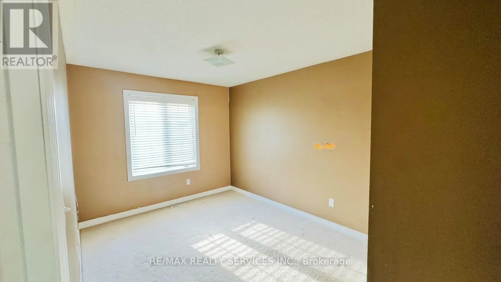 12 URBANA ROAD