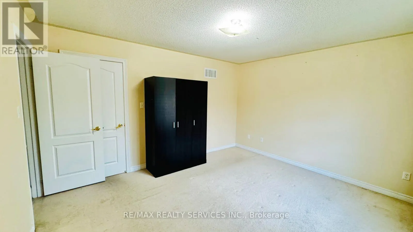 12 URBANA ROAD