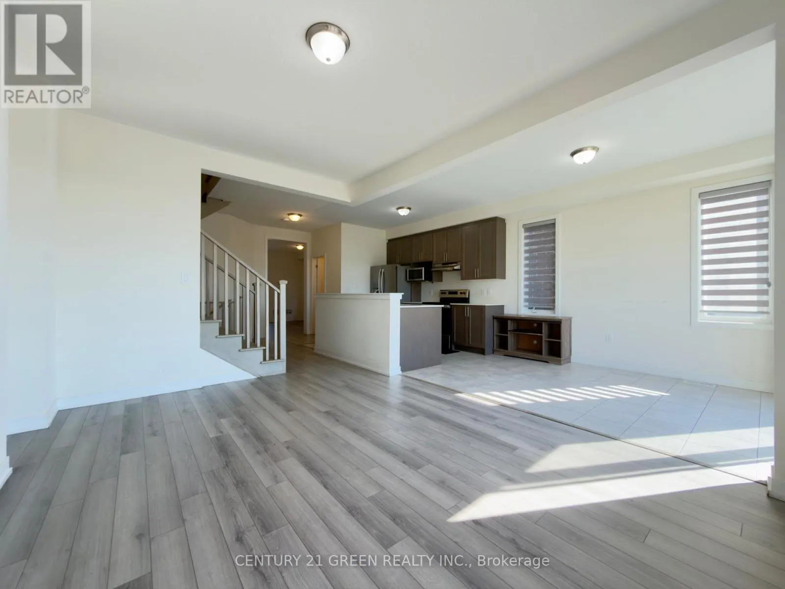 1546 ROSE WAY