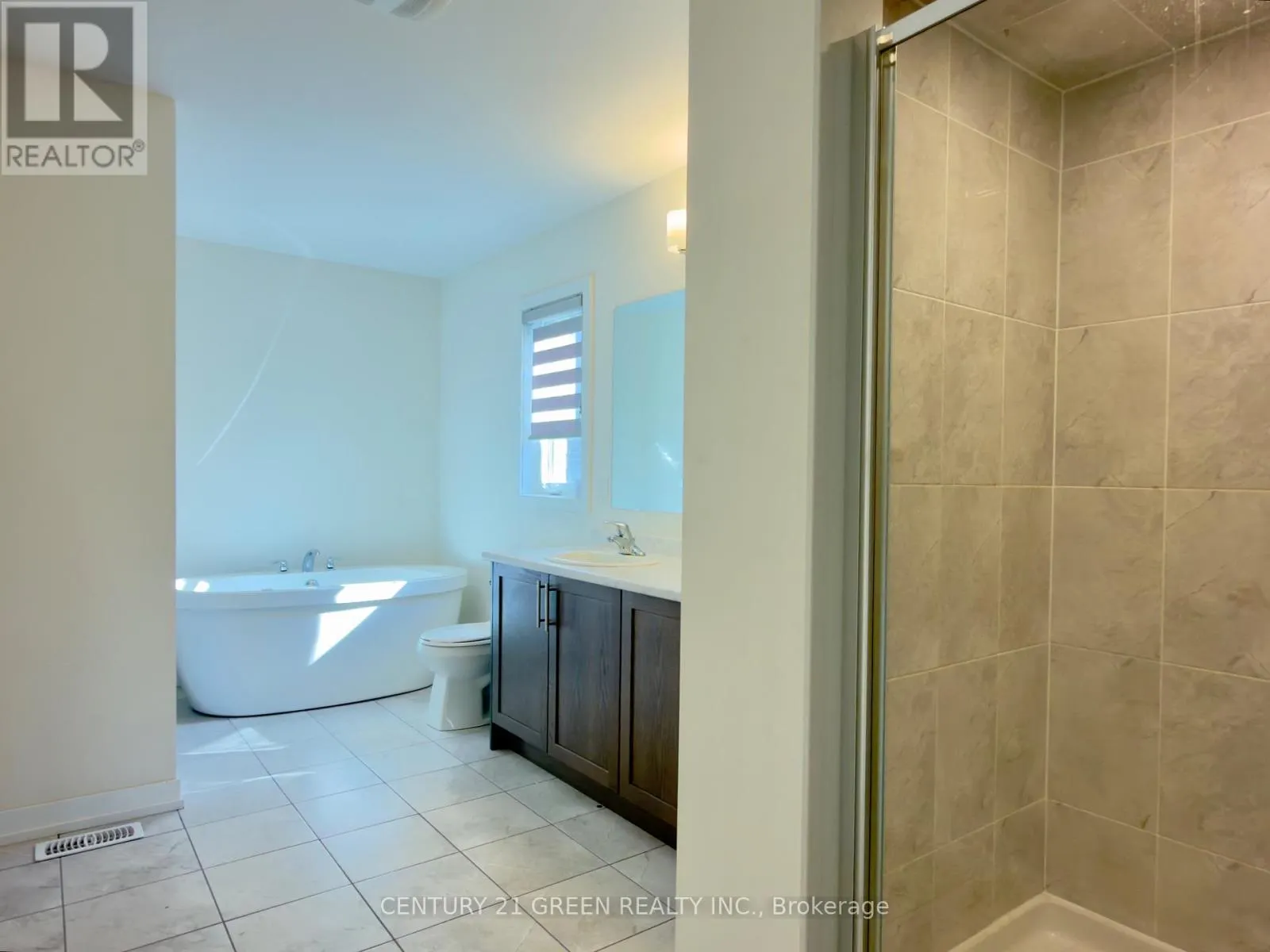 1546 ROSE WAY