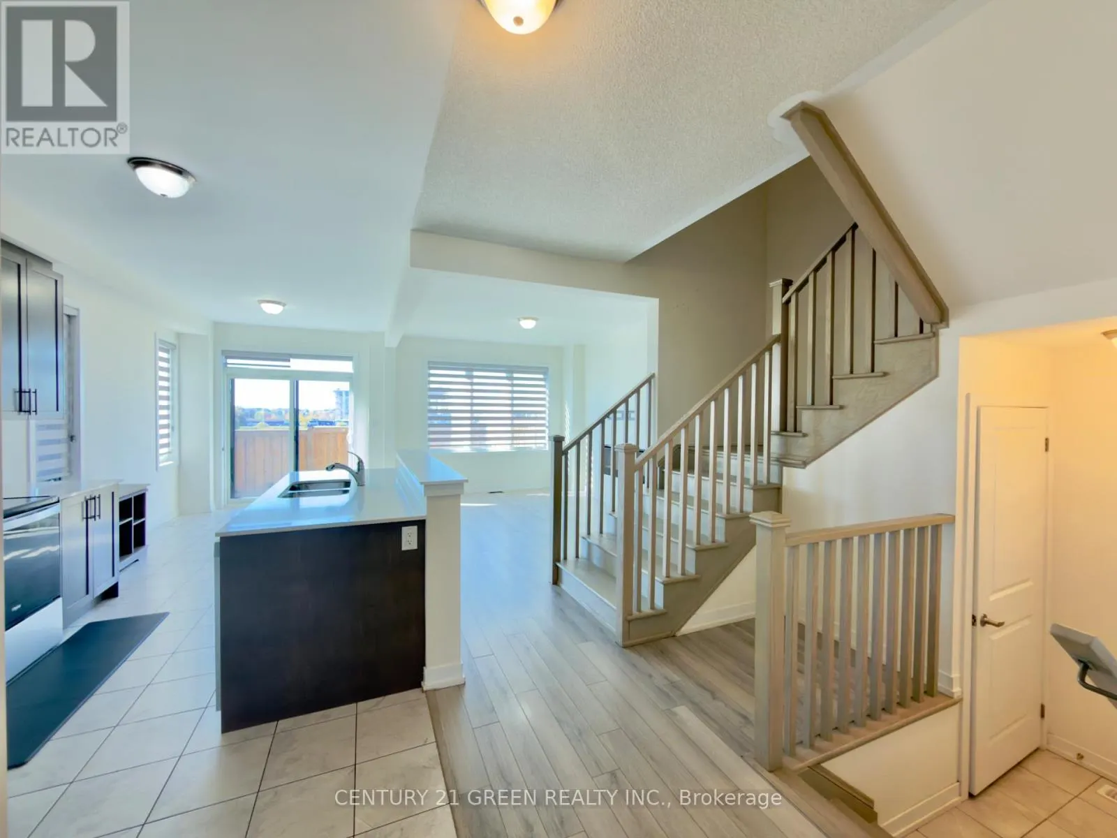 1546 ROSE WAY