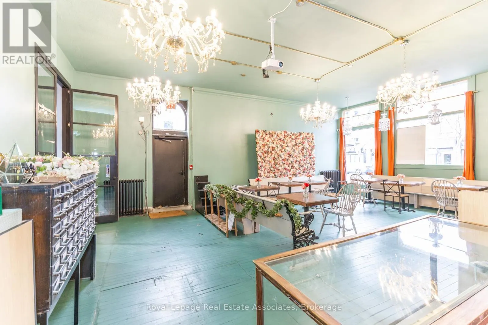 1267 QUEEN STREET W