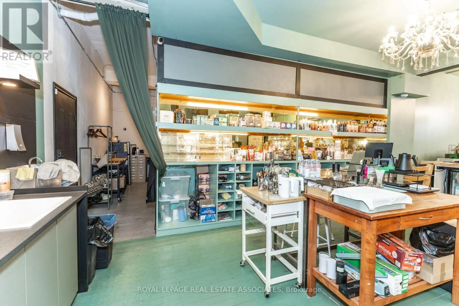 1267 QUEEN STREET W