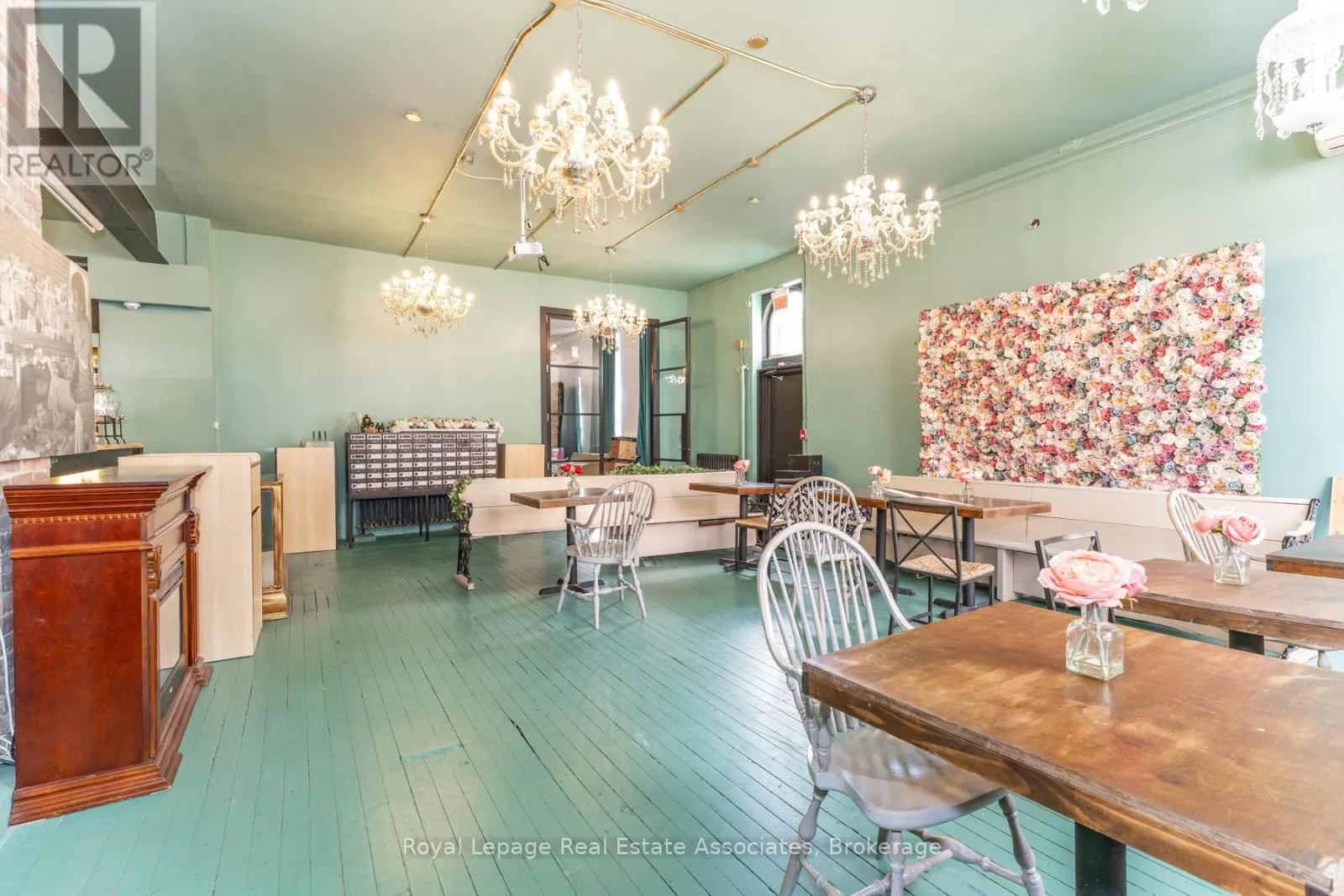 1267 QUEEN STREET W