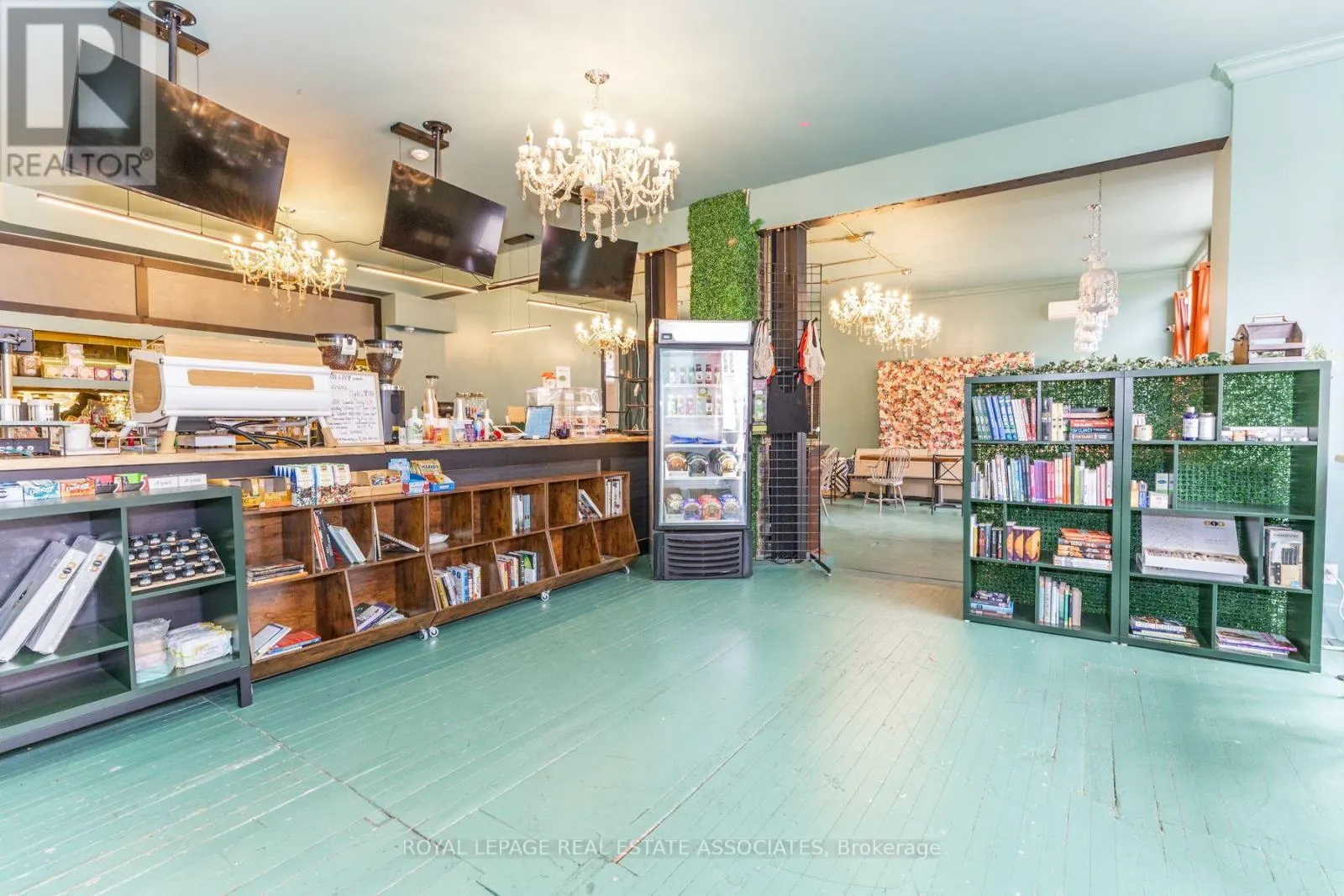1267 QUEEN STREET W