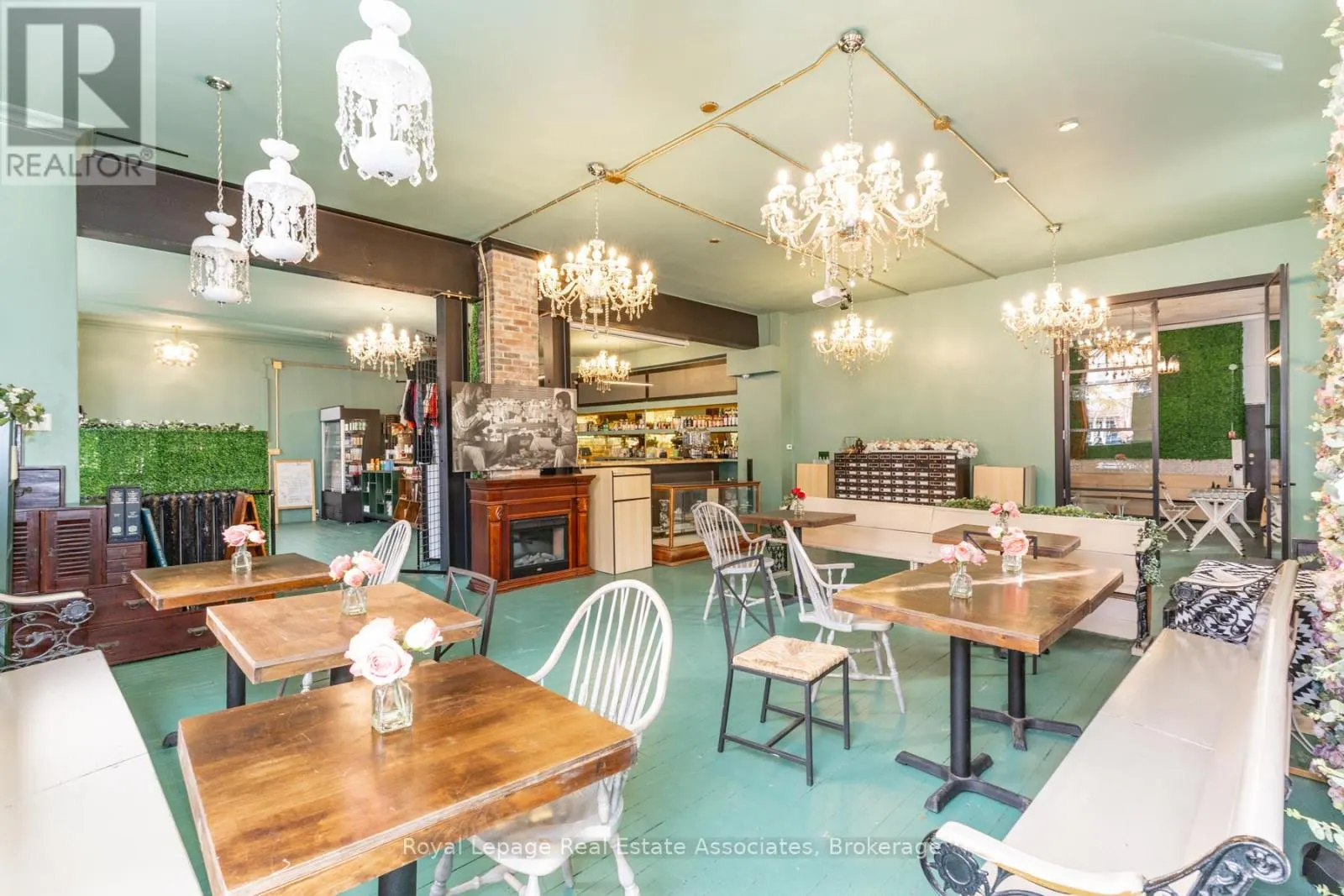 1267 QUEEN STREET W