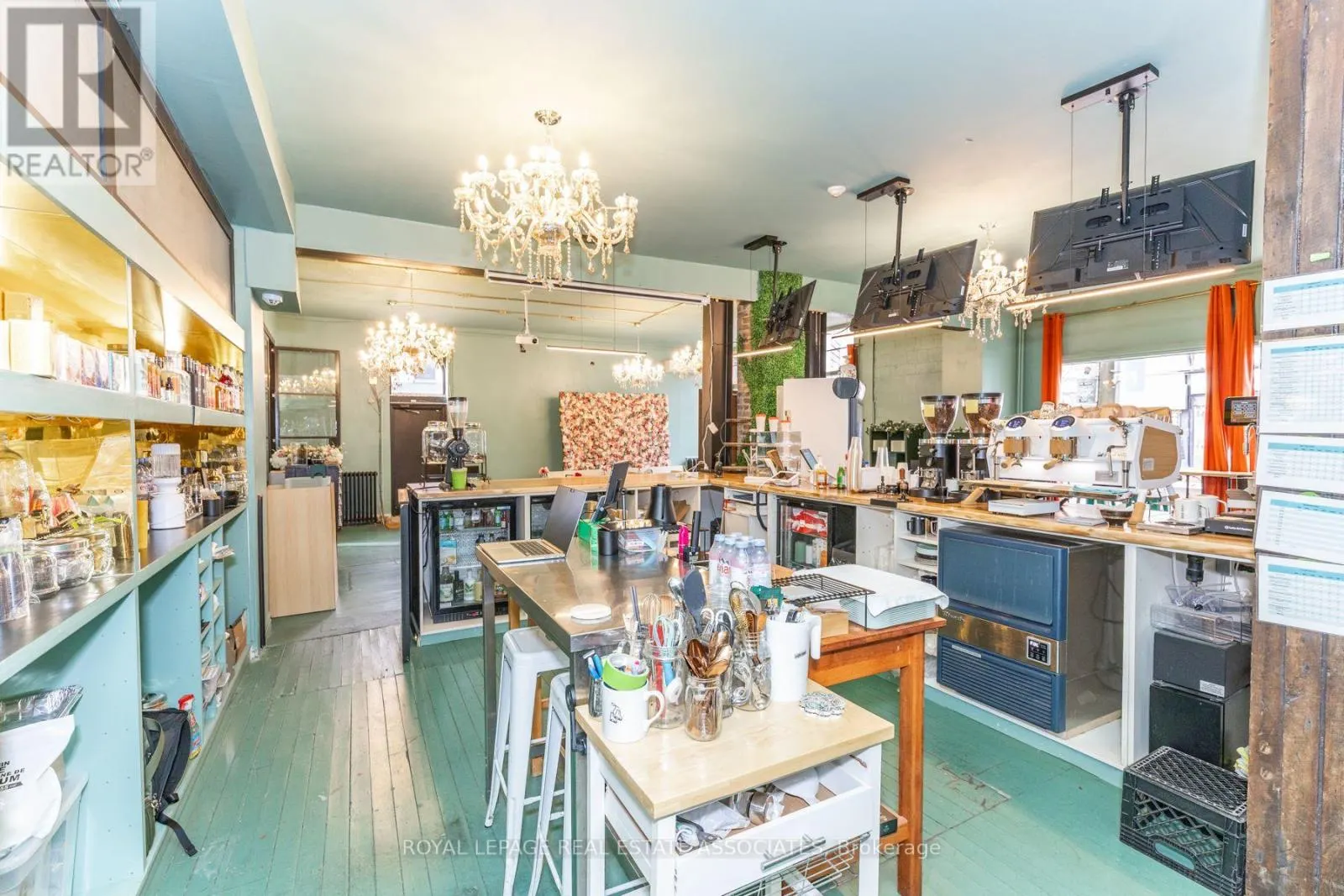 1267 QUEEN STREET W