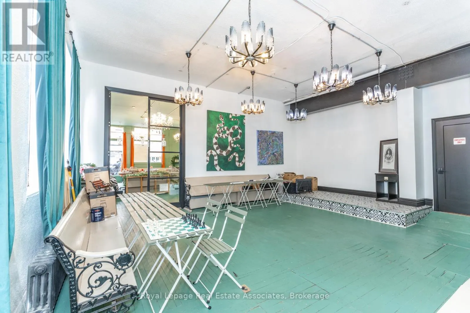 1267 QUEEN STREET W