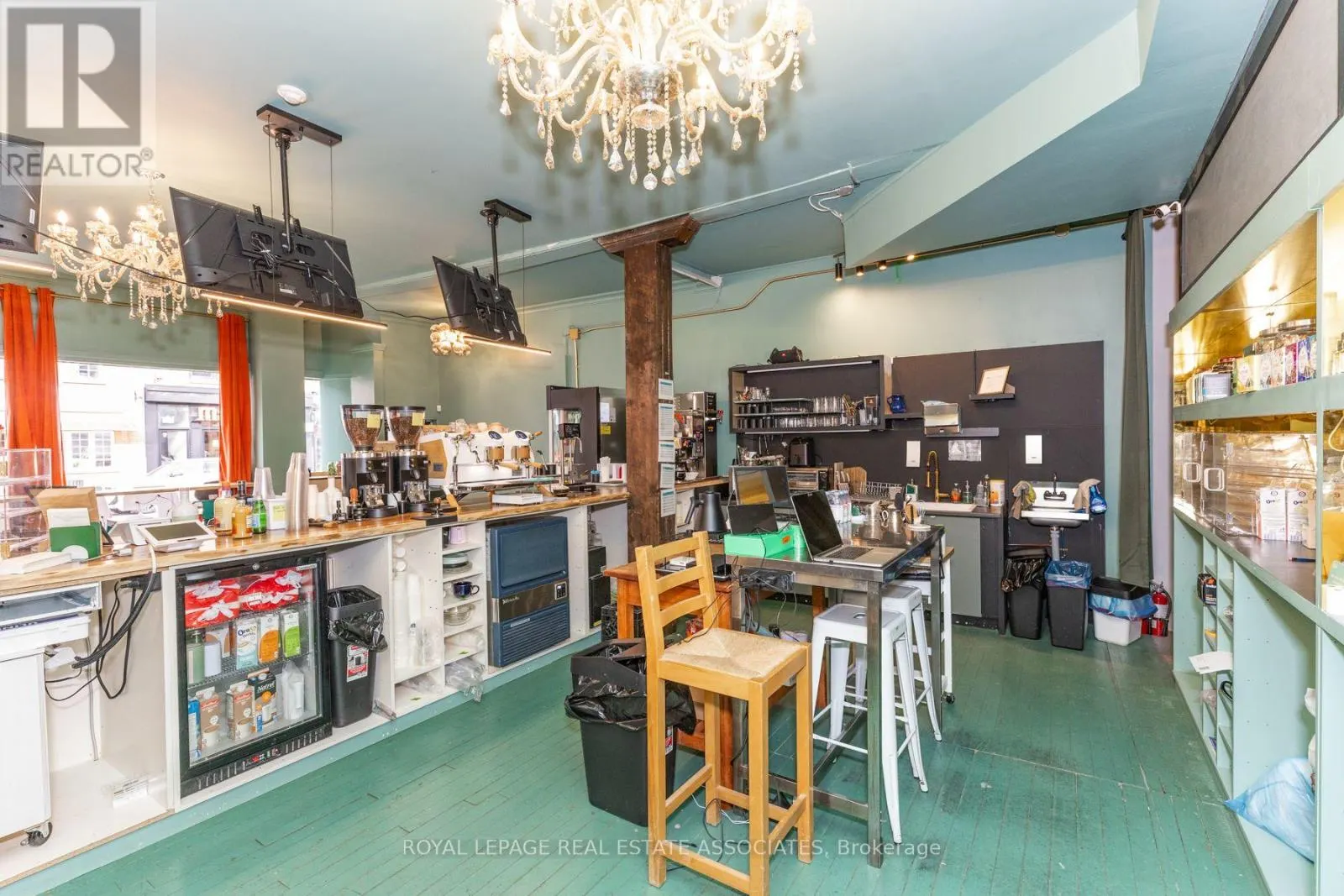 1267 QUEEN STREET W