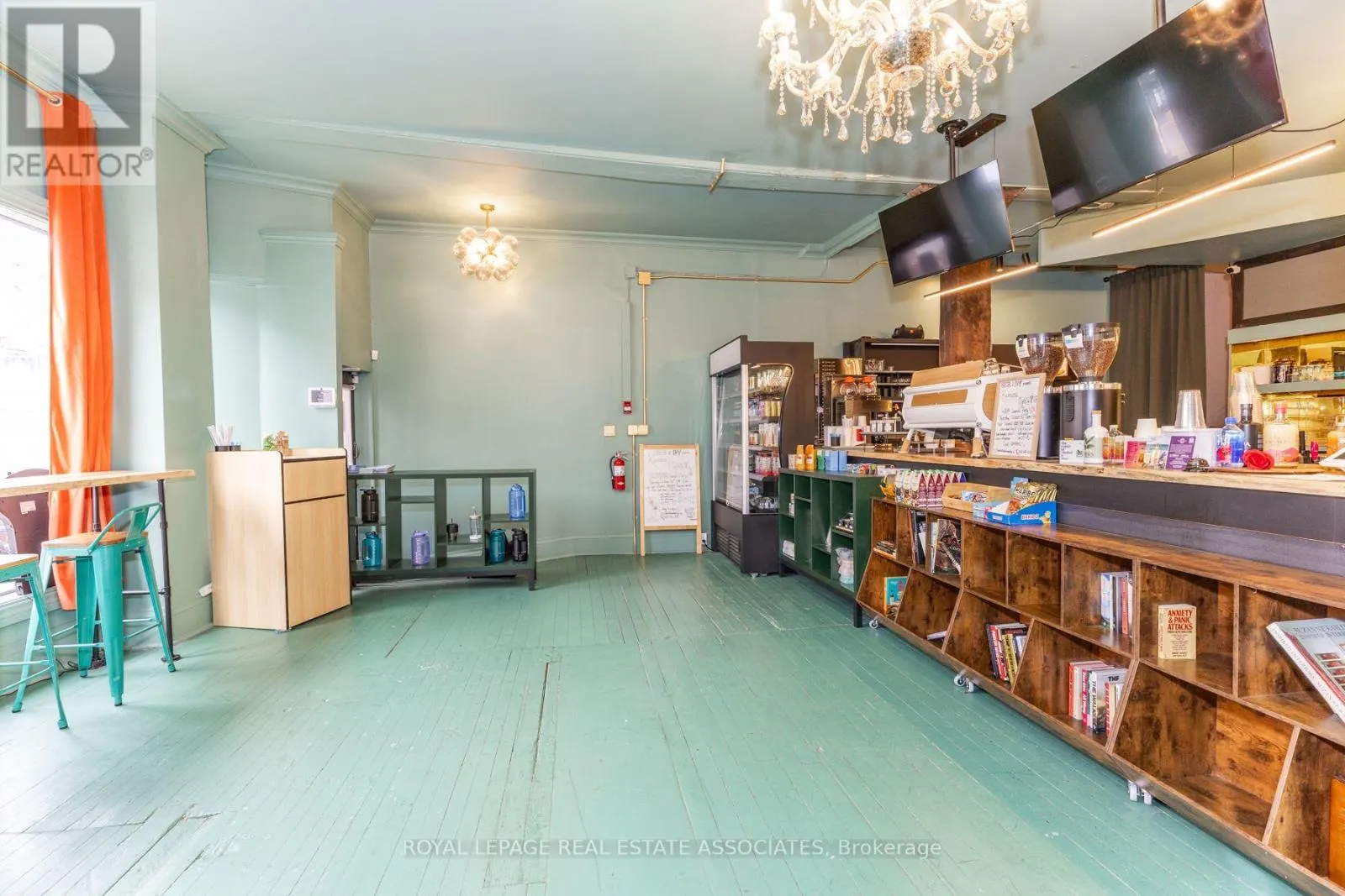 1267 QUEEN STREET W