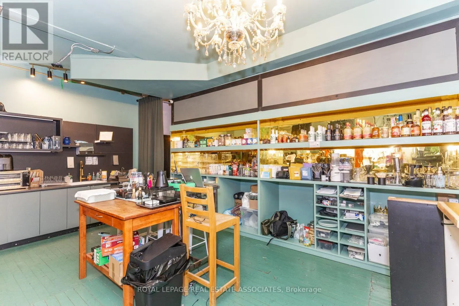 1267 QUEEN STREET W
