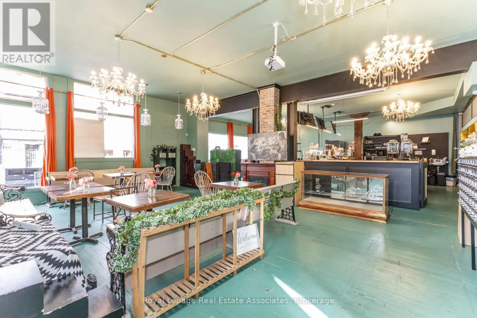 1267 QUEEN STREET W