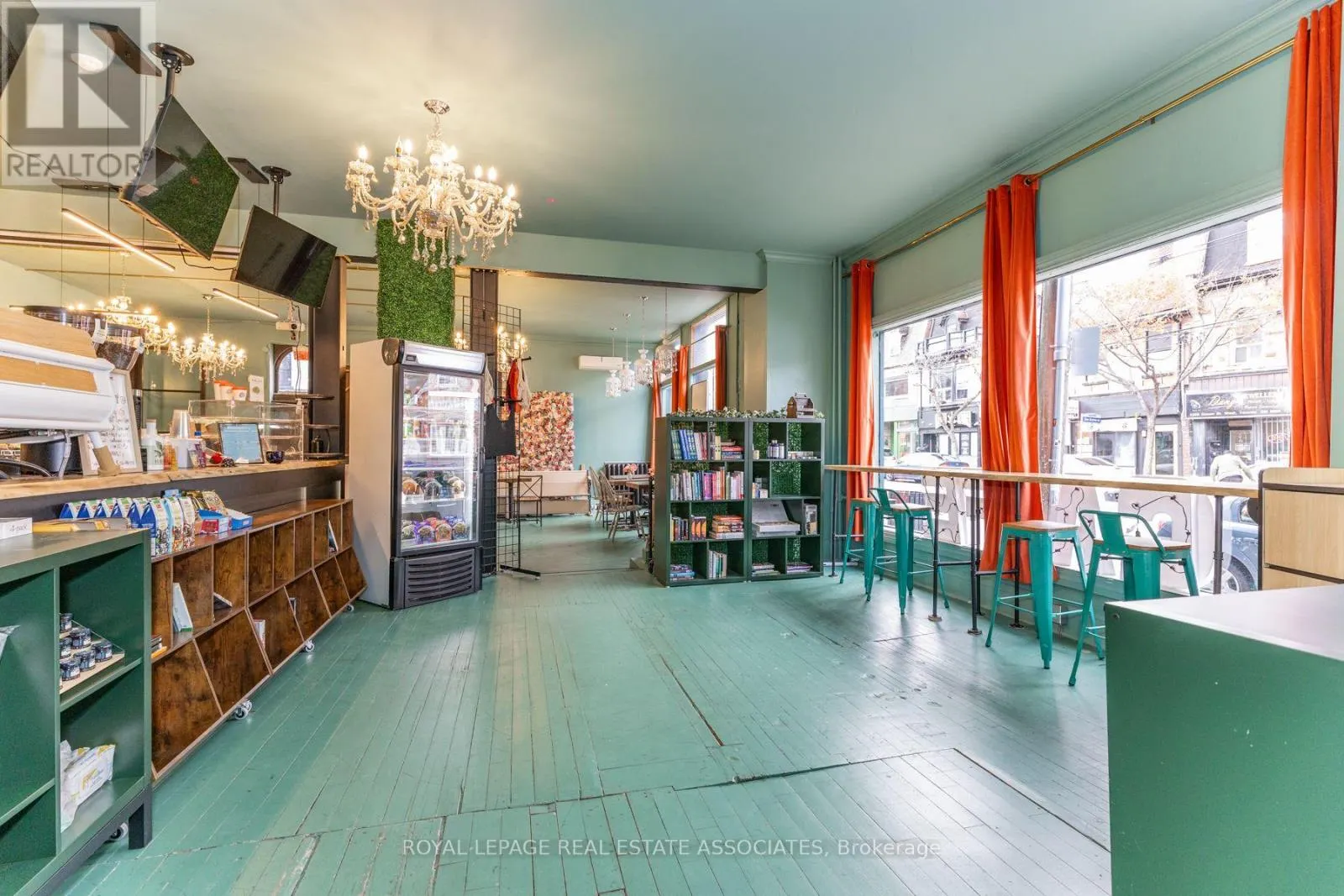 1267 QUEEN STREET W