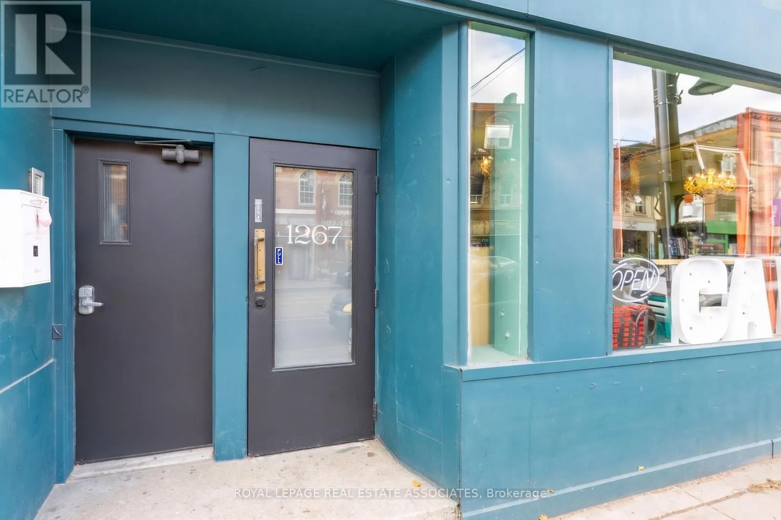 1267 QUEEN STREET W