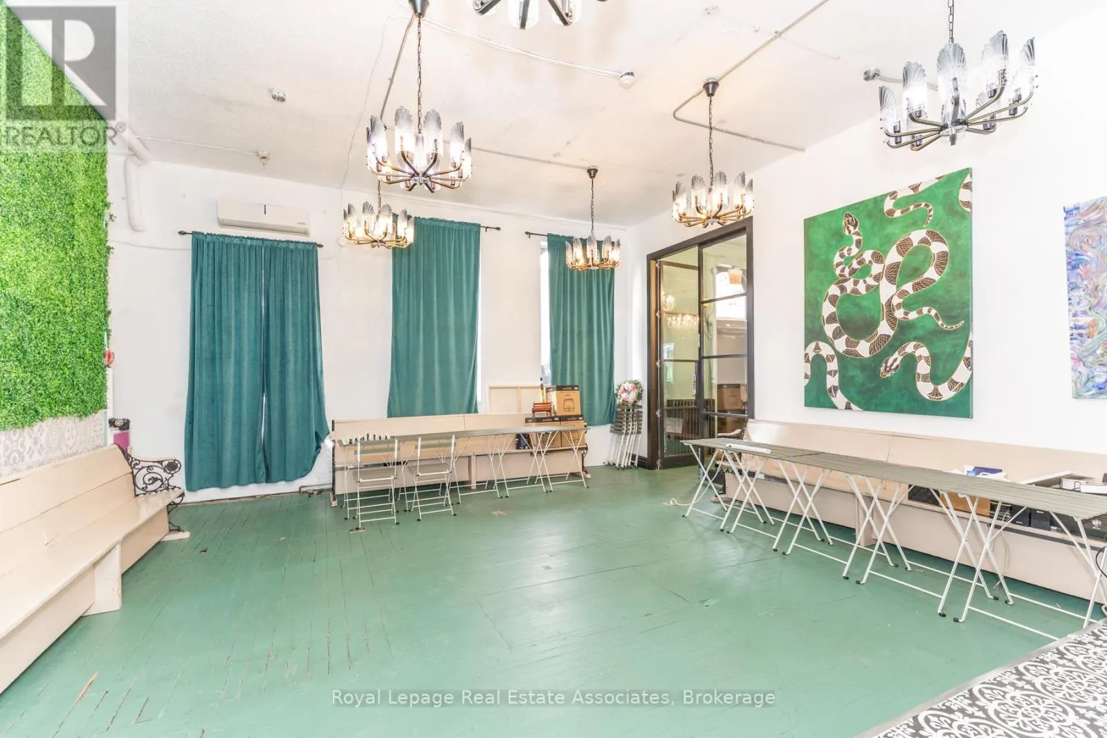 1267 QUEEN STREET W