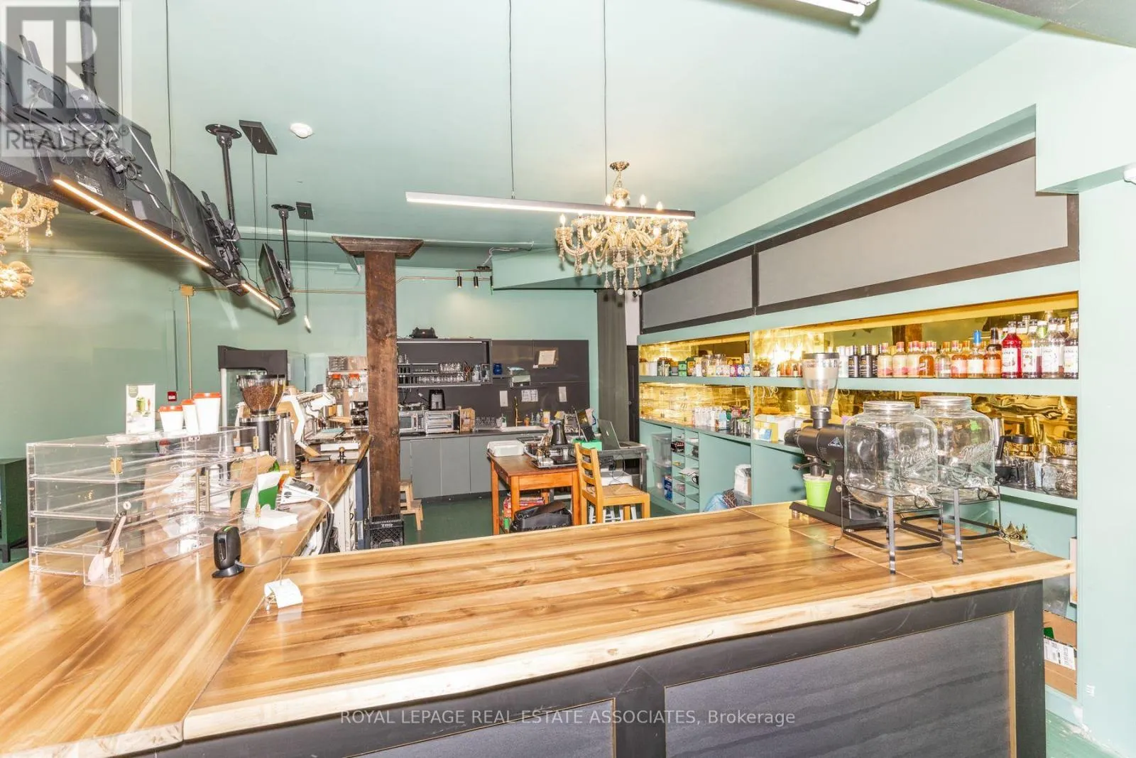 1267 QUEEN STREET W