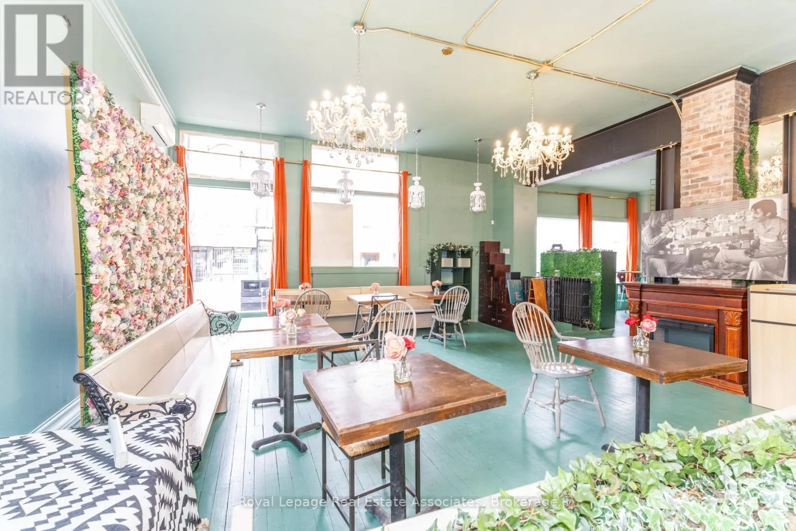 1267 QUEEN STREET W