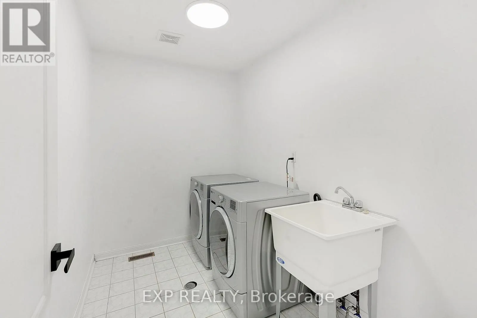7283 BREAD FRUIT LANE