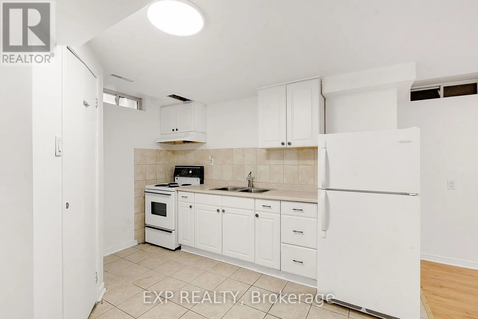 7283 BREAD FRUIT LANE