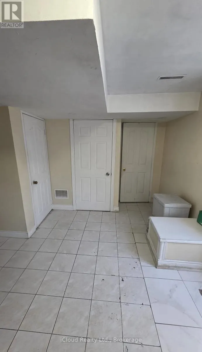 5 FLATLANDS WAY