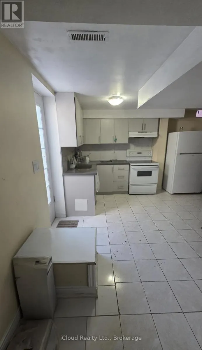 5 FLATLANDS WAY