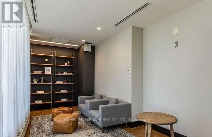 1809 - 2520 EGLINTON AVENUE