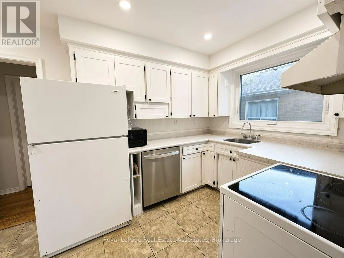 UPPER - 10 ELIZABETH STREET
