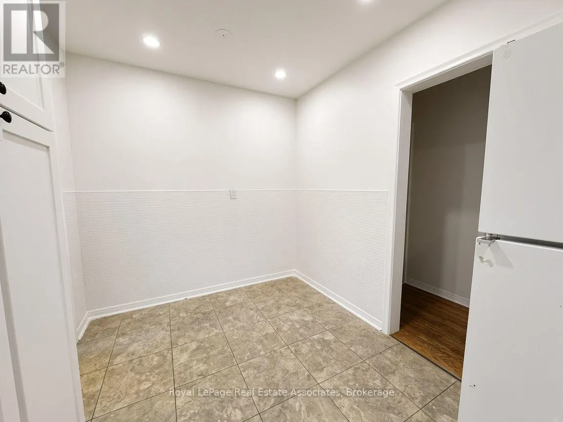 UPPER - 10 ELIZABETH STREET