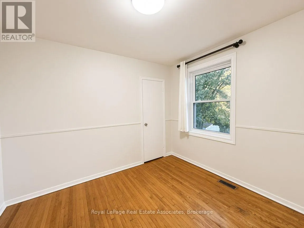 UPPER - 10 ELIZABETH STREET