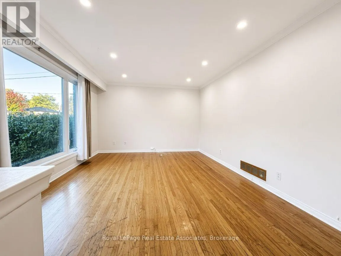 UPPER - 10 ELIZABETH STREET