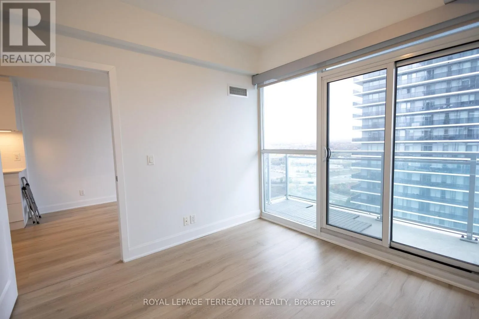 3006 - 33 SHORE BREEZE DRIVE