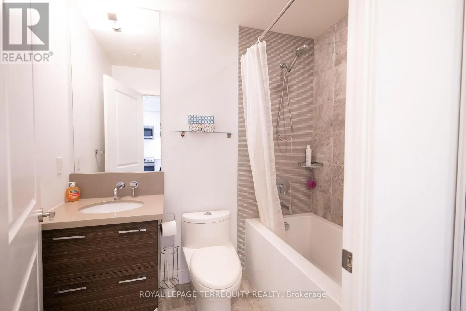 3006 - 33 SHORE BREEZE DRIVE