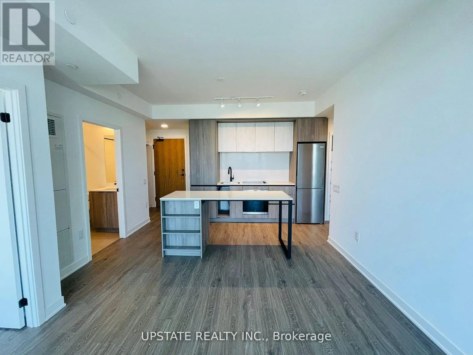 1909 - 2495 EGLINTON AVENUE W