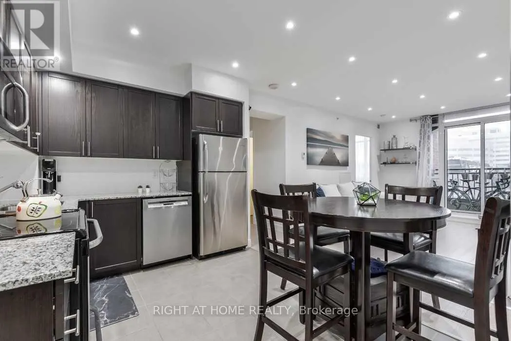 206 - 800 LAWRENCE AVENUE W