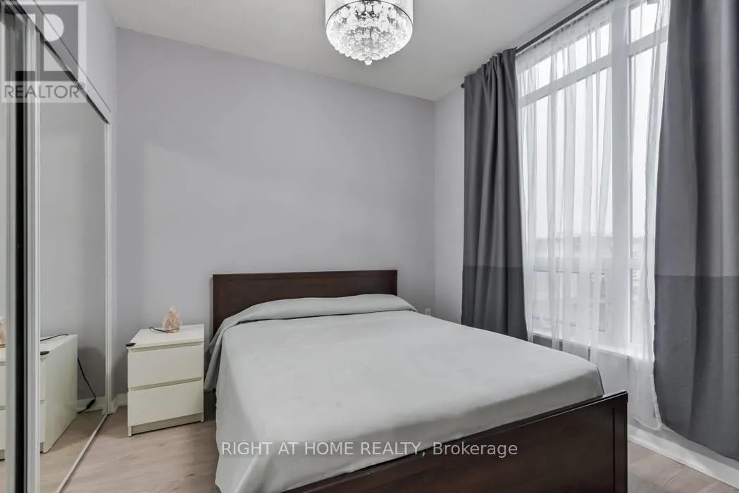 206 - 800 LAWRENCE AVENUE W