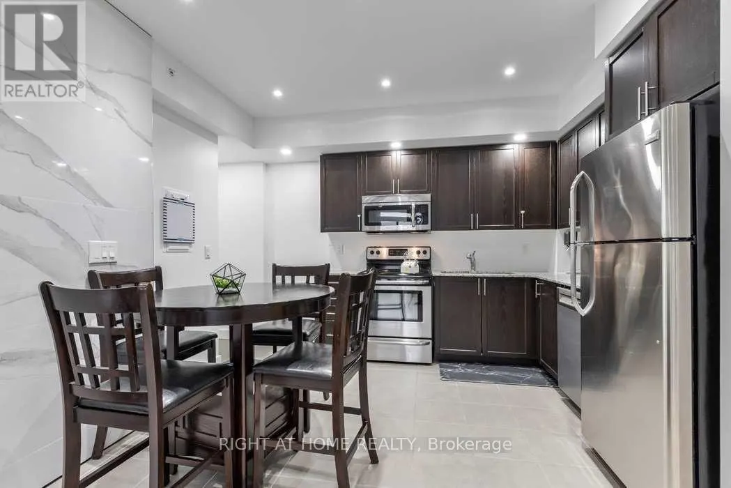 206 - 800 LAWRENCE AVENUE W