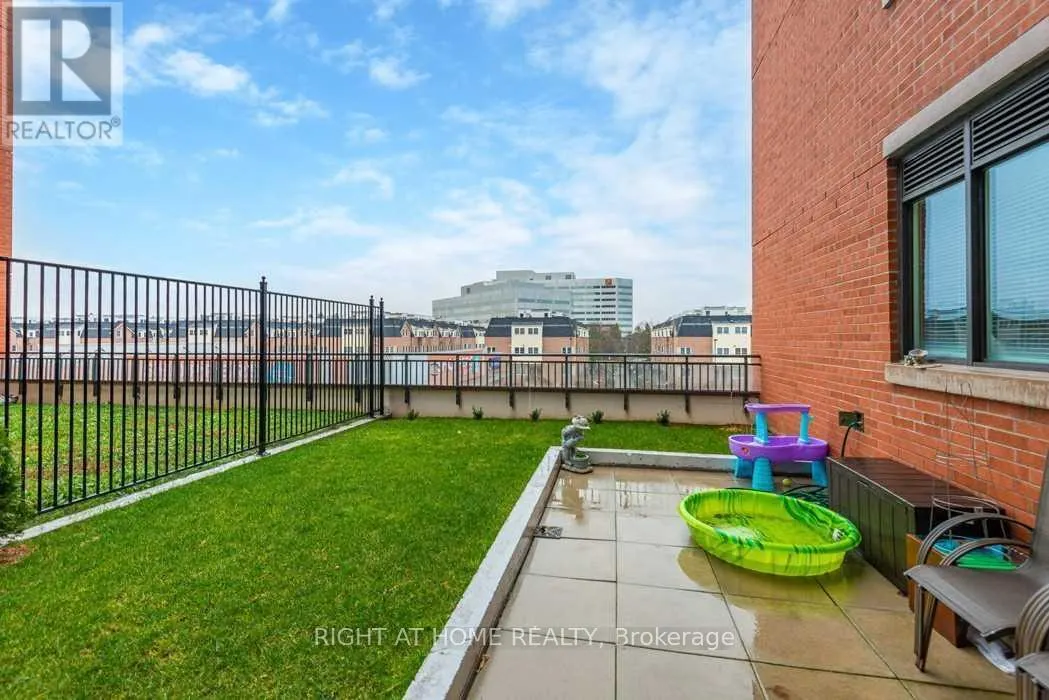 206 - 800 LAWRENCE AVENUE W