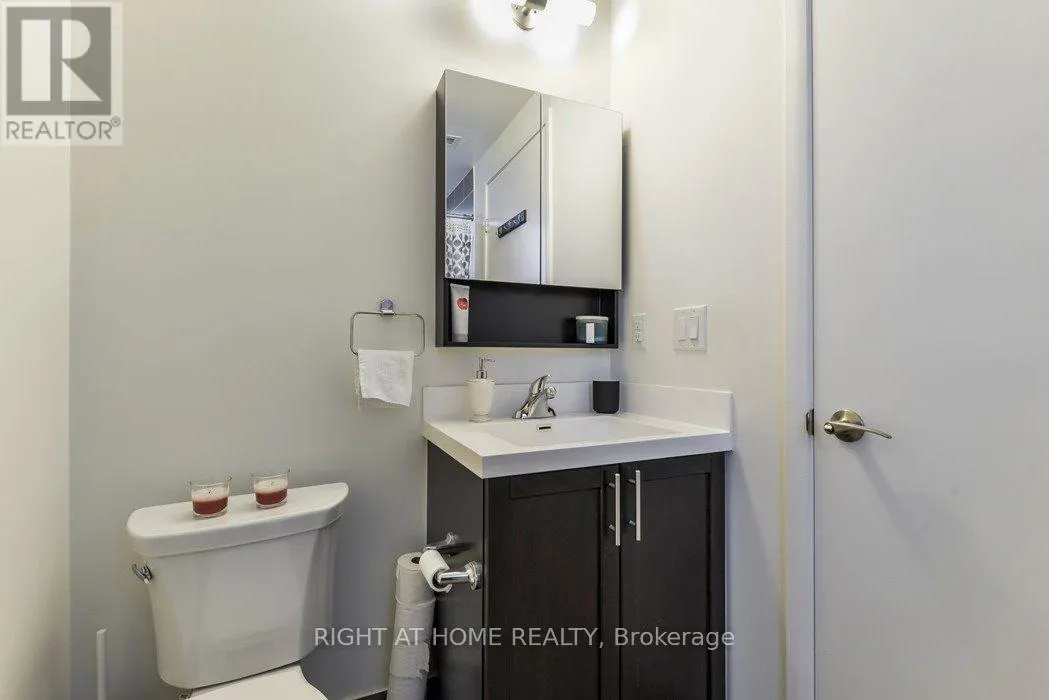 206 - 800 LAWRENCE AVENUE W