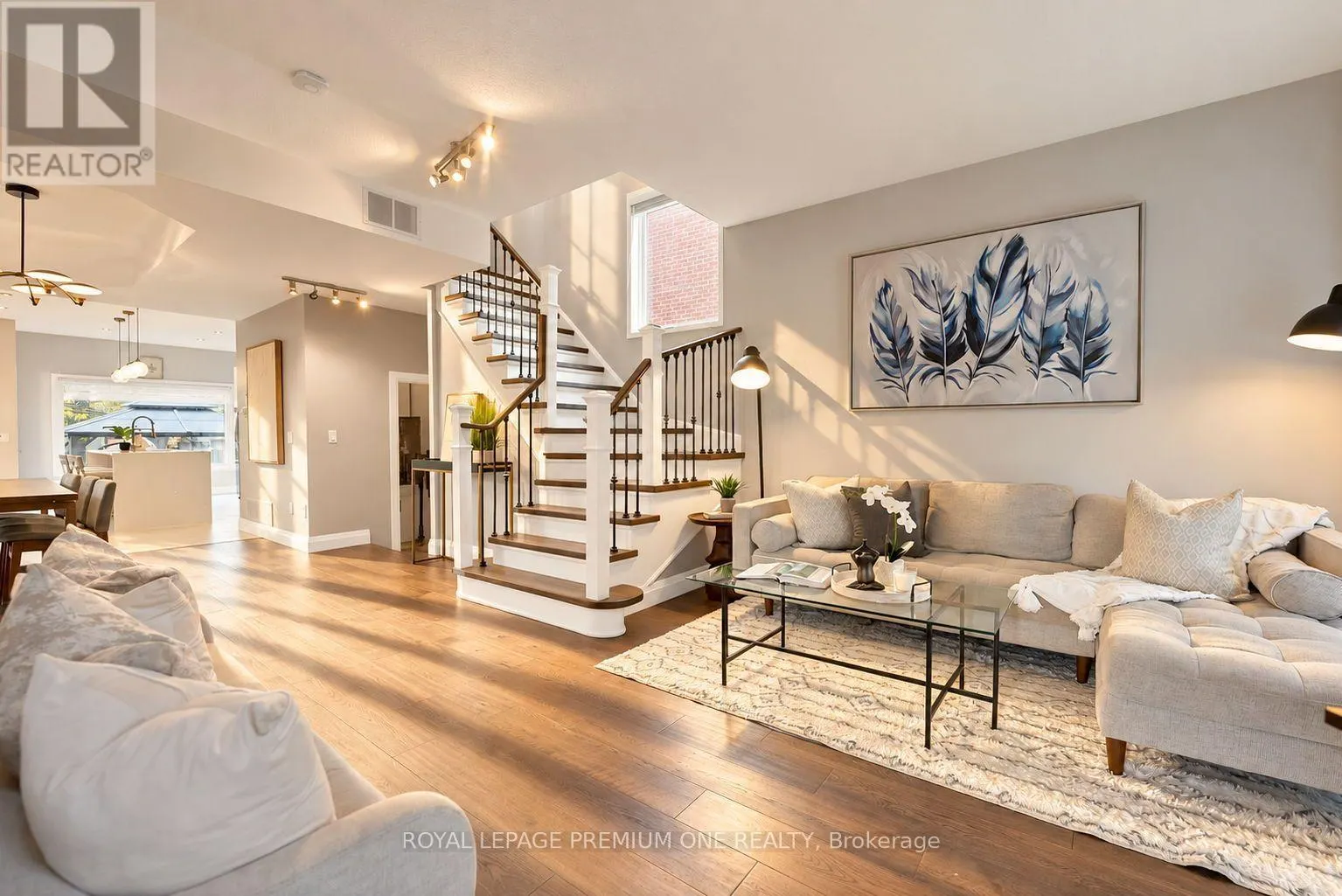 2673 CASTLE HILL CRESCENT
