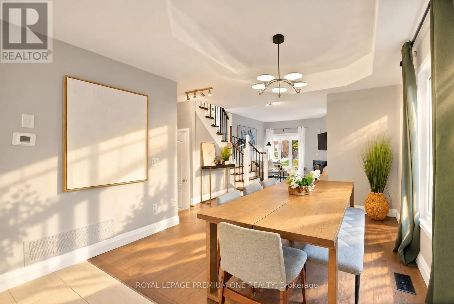 2673 CASTLE HILL CRESCENT