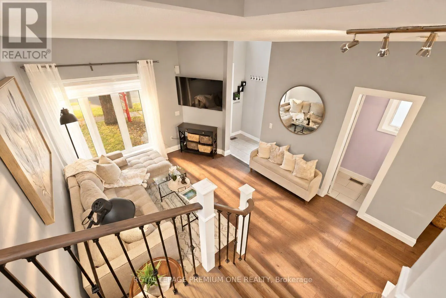 2673 CASTLE HILL CRESCENT